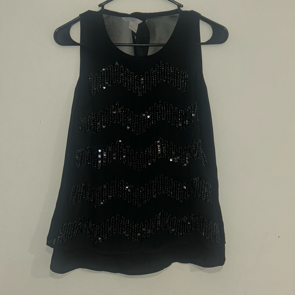 Modest top